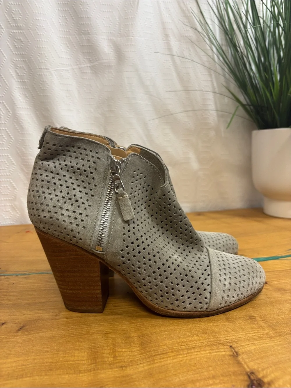 Rag & Bone | Margot Perforated Suede Ankle Boot in Cemento Suede Gray 39.5